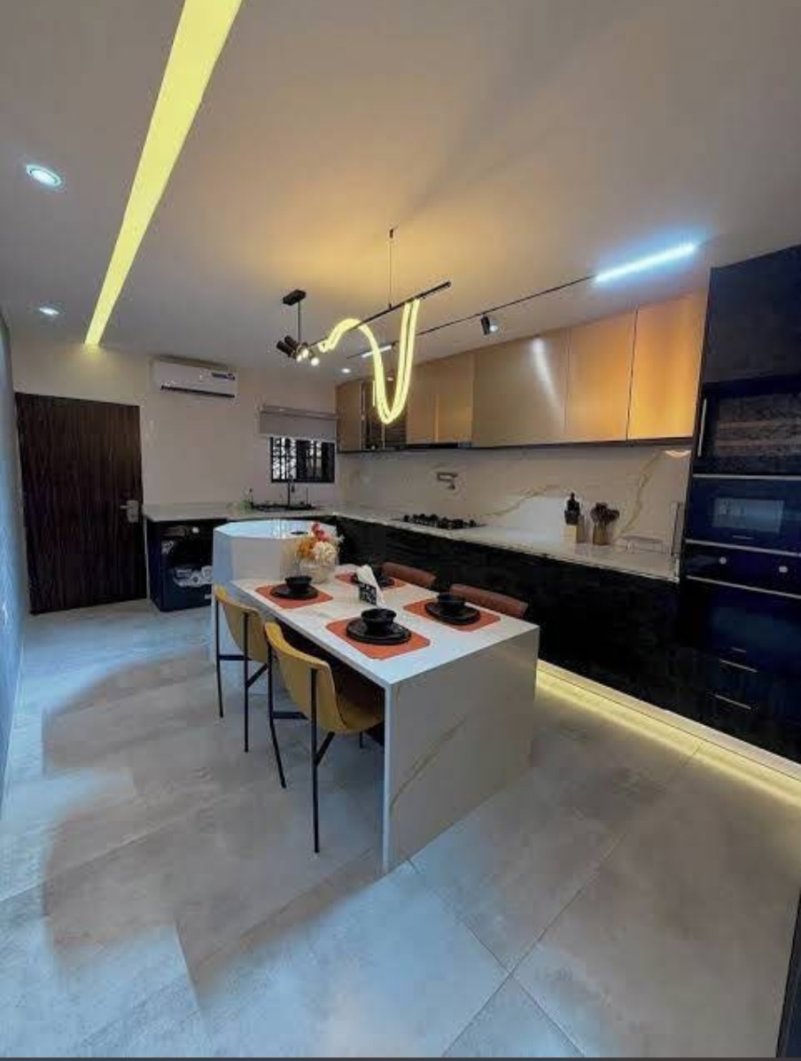 Orange Green Apartment 