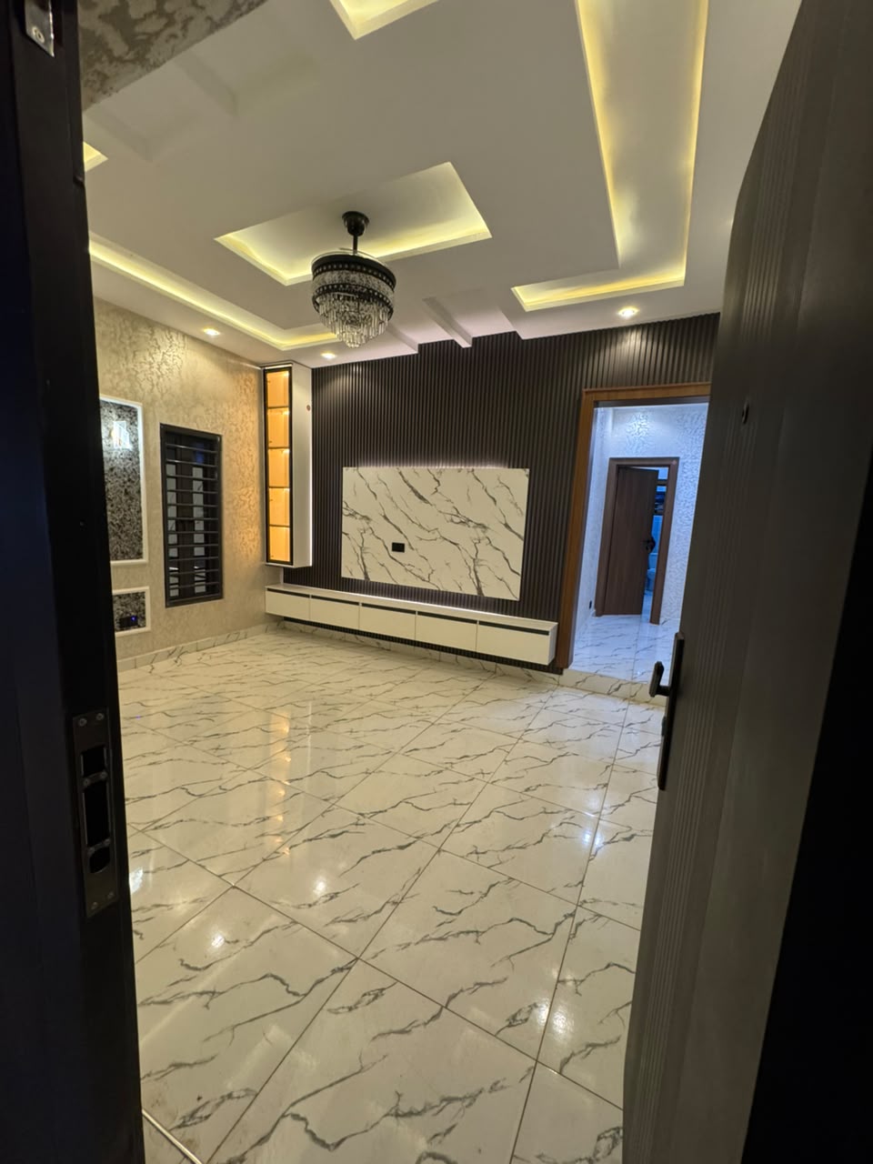 4BEDROOM HOUSE FOR SALE 
