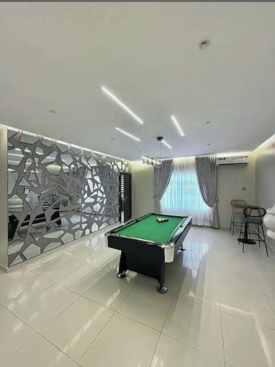 Orange Green Apartment 