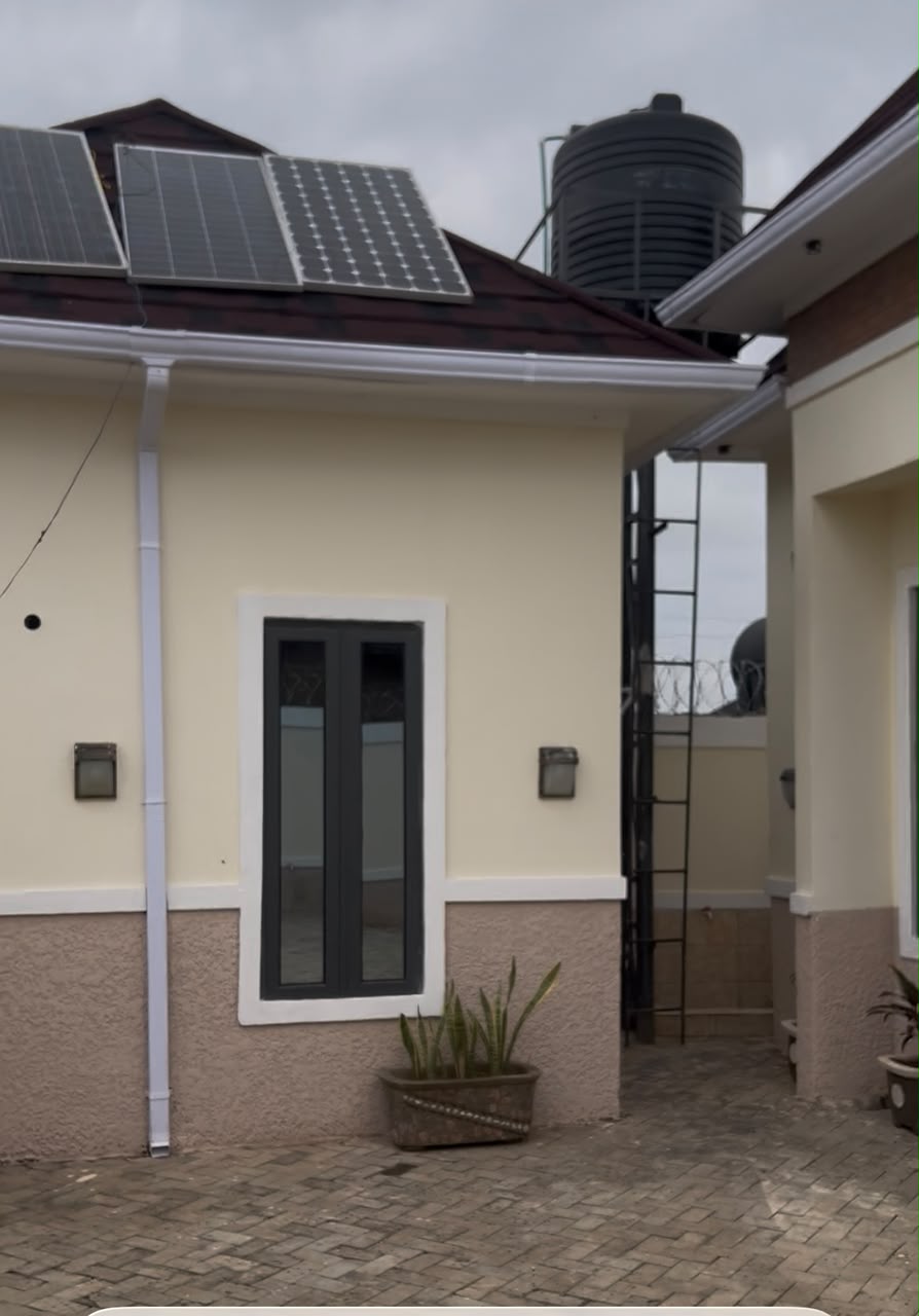 A luxurious 3bedroom 2parlors House For Sale  