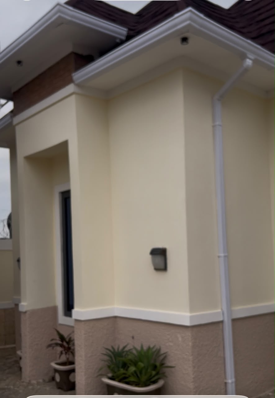 A luxurious 3bedroom 2parlors House For Sale  
